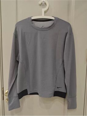 Nike Light Gray Crew Sweatshirt with Black Hem
